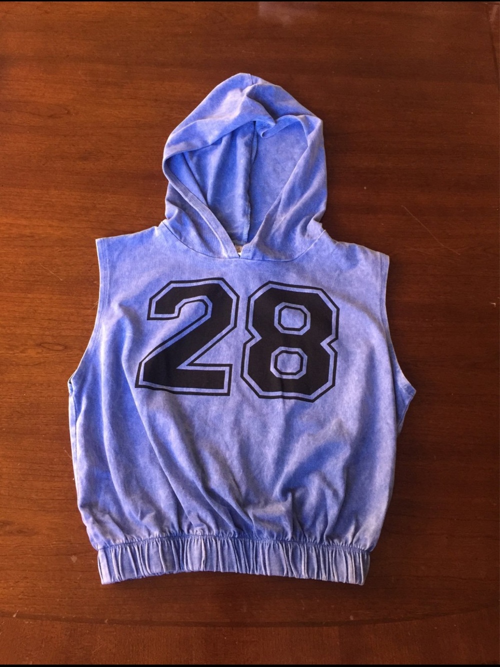 Sleeveless Hooded Sweatshirt Top with '28' Graphic - Blue